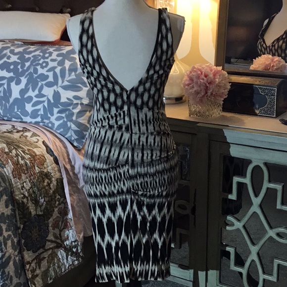 Dress - Picture 2 of 5